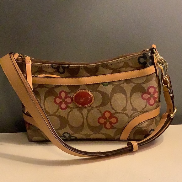 Coach PEYTON Signature Clover East West Duffle Bag - Picture 1 of 7